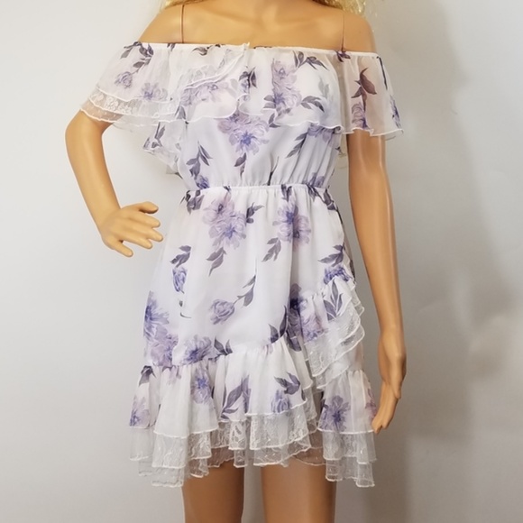 Tobi Dresses & Skirts - Tobi Dress Marion Off Shoulder Skater Floral